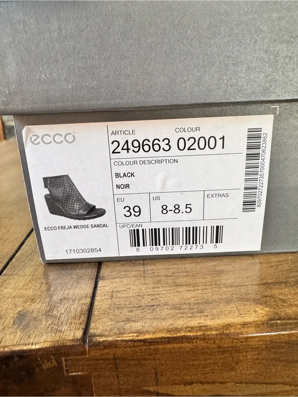 NWB Ecco Brown Perforated Wedge Sandals
